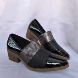 Zapato negro plata