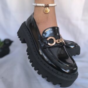 Mocasín ebilla negro
