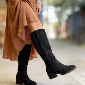 Bota costuras negra taco bajo